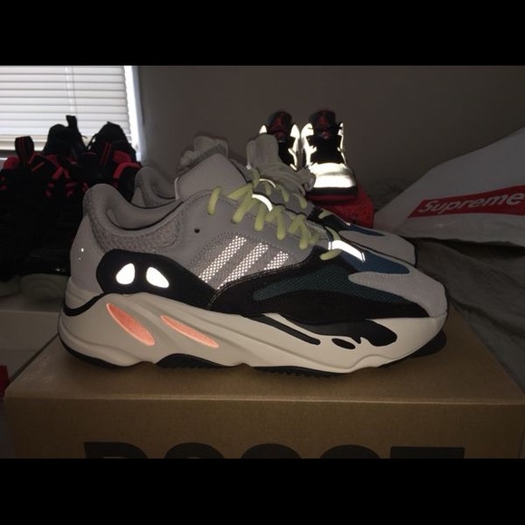 yeezy 700 authentic